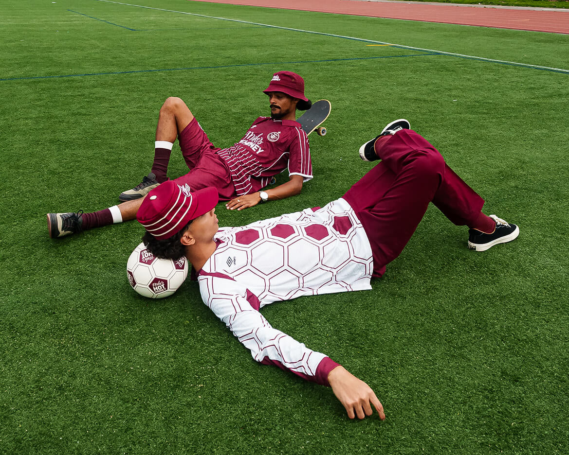 ON PITCH — FULL KIT